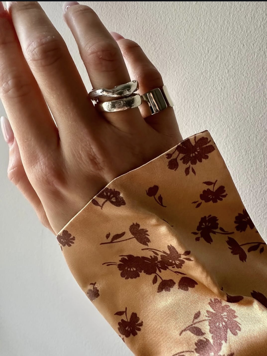 Rings on hand